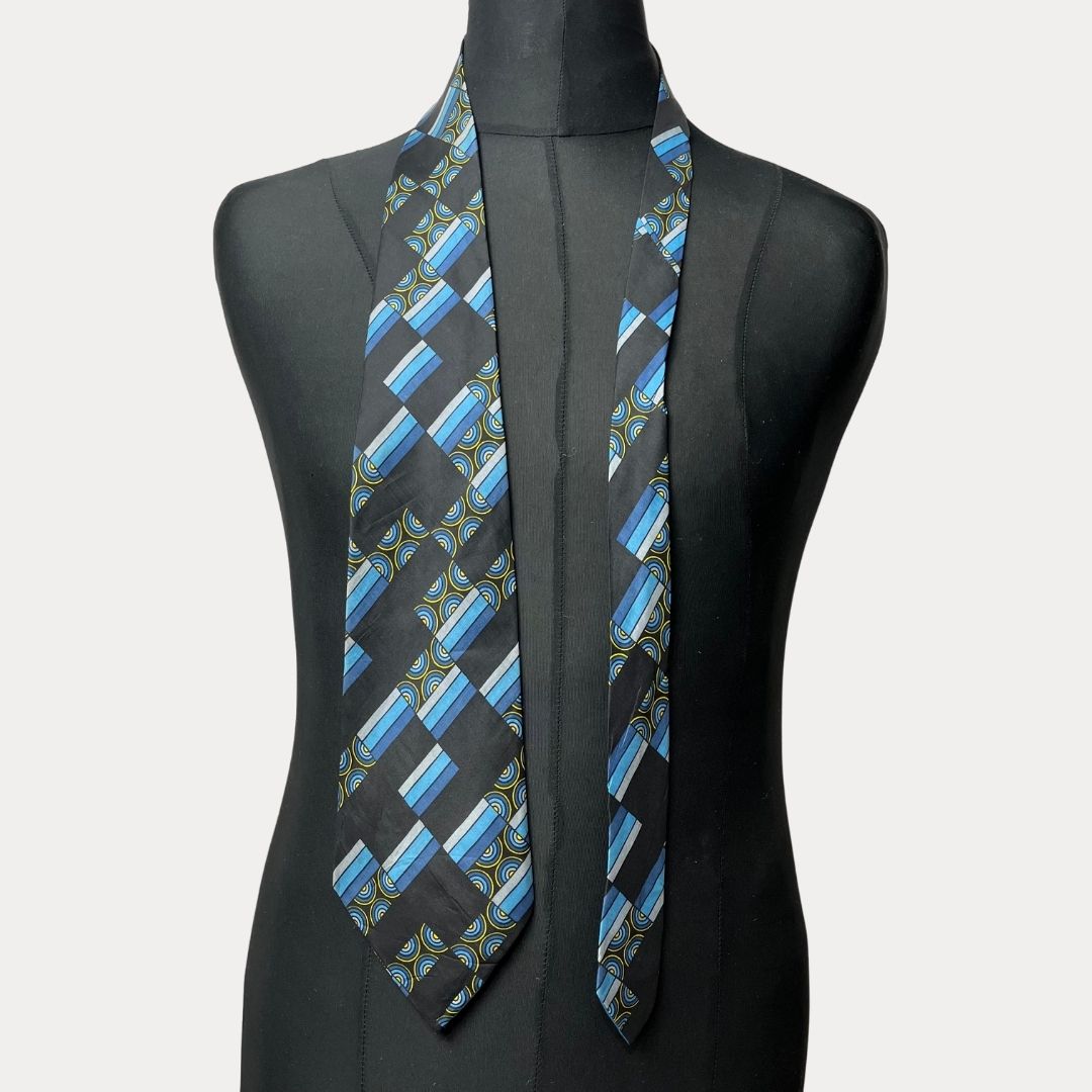 Geometric silk necktie