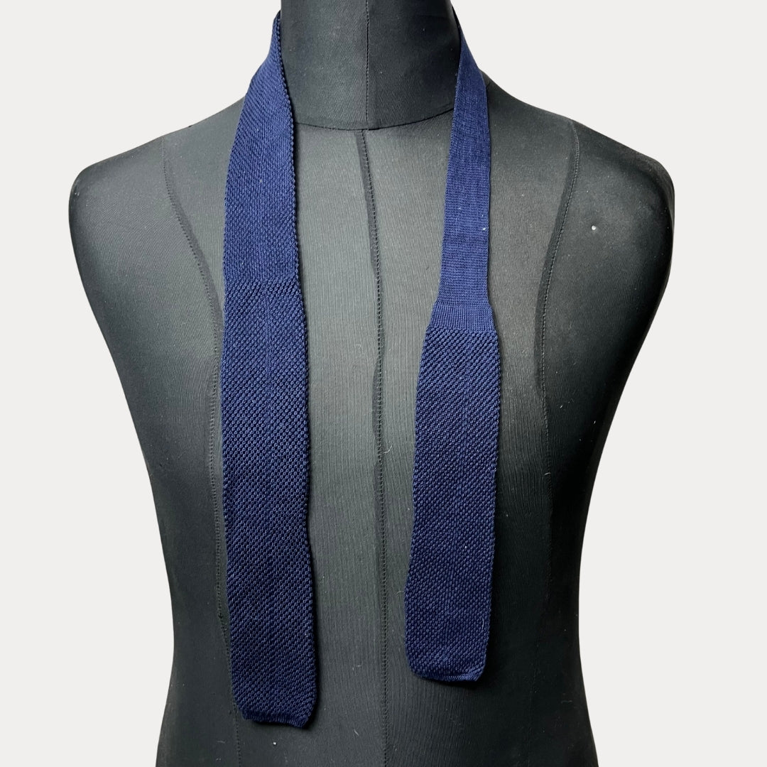 Navy blue knitted necktie 5.5 cm