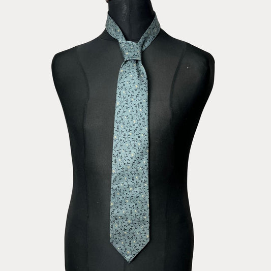 Floral necktie