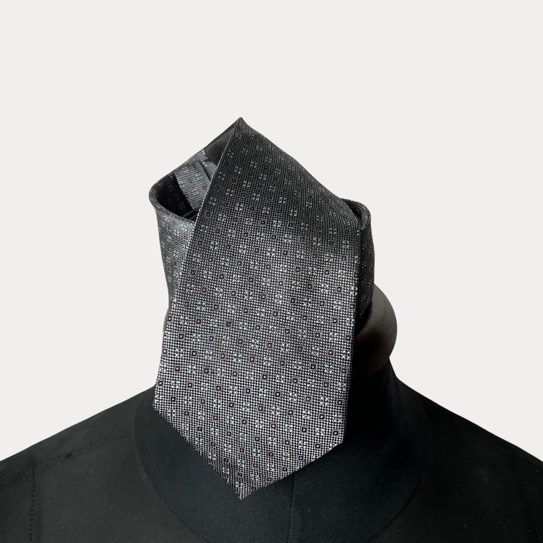 Gear dotted necktie