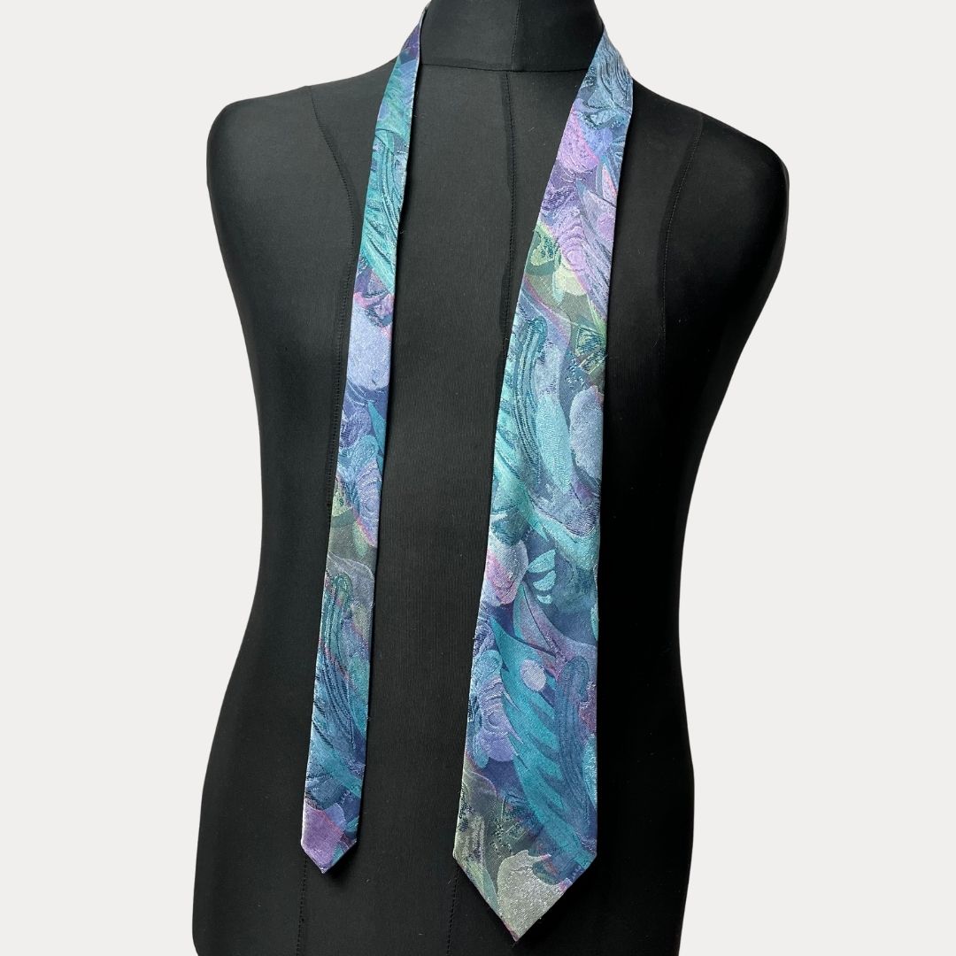 Floral necktie