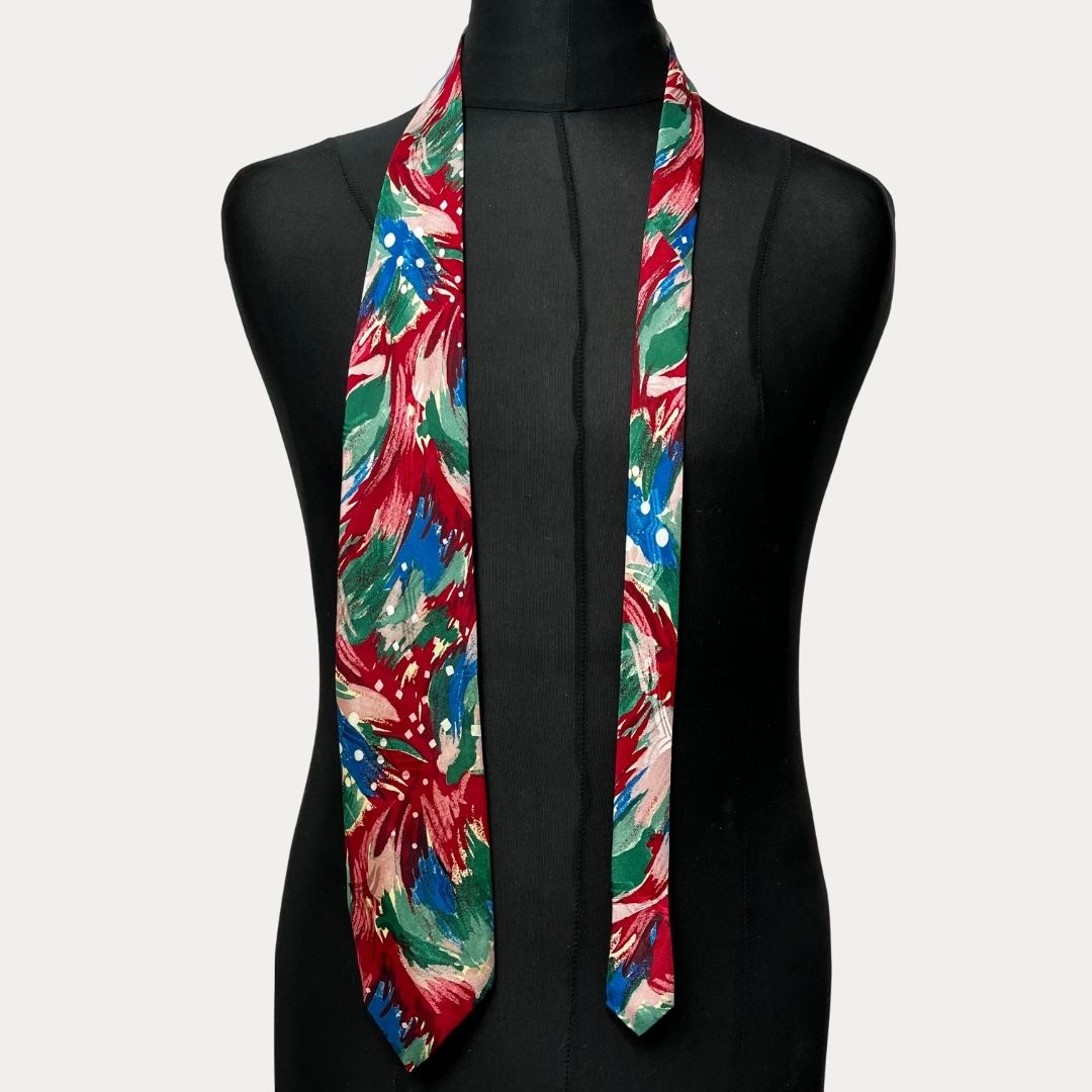 Floral necktie