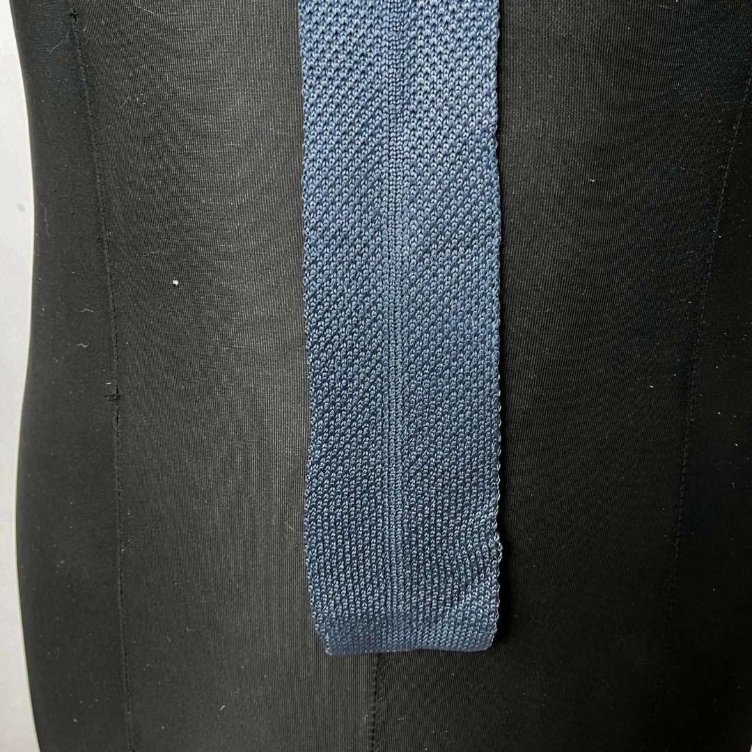 Blue knitted necktie 6cm