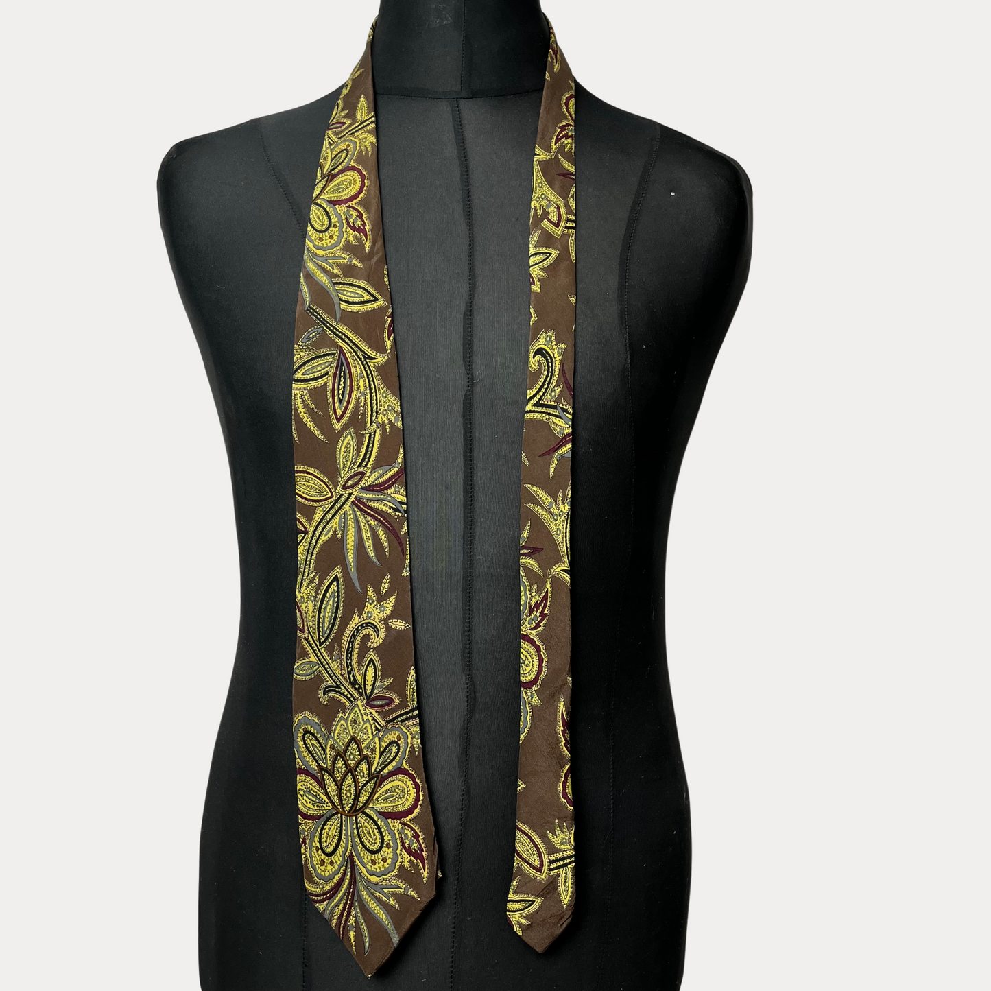 Floral silk necktie 8.5 cm