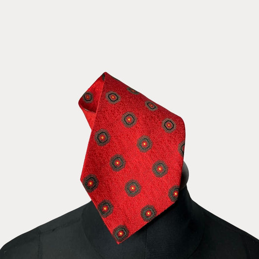 Red dotted tie