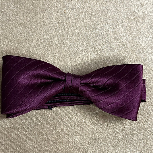 Burgundy bowtie