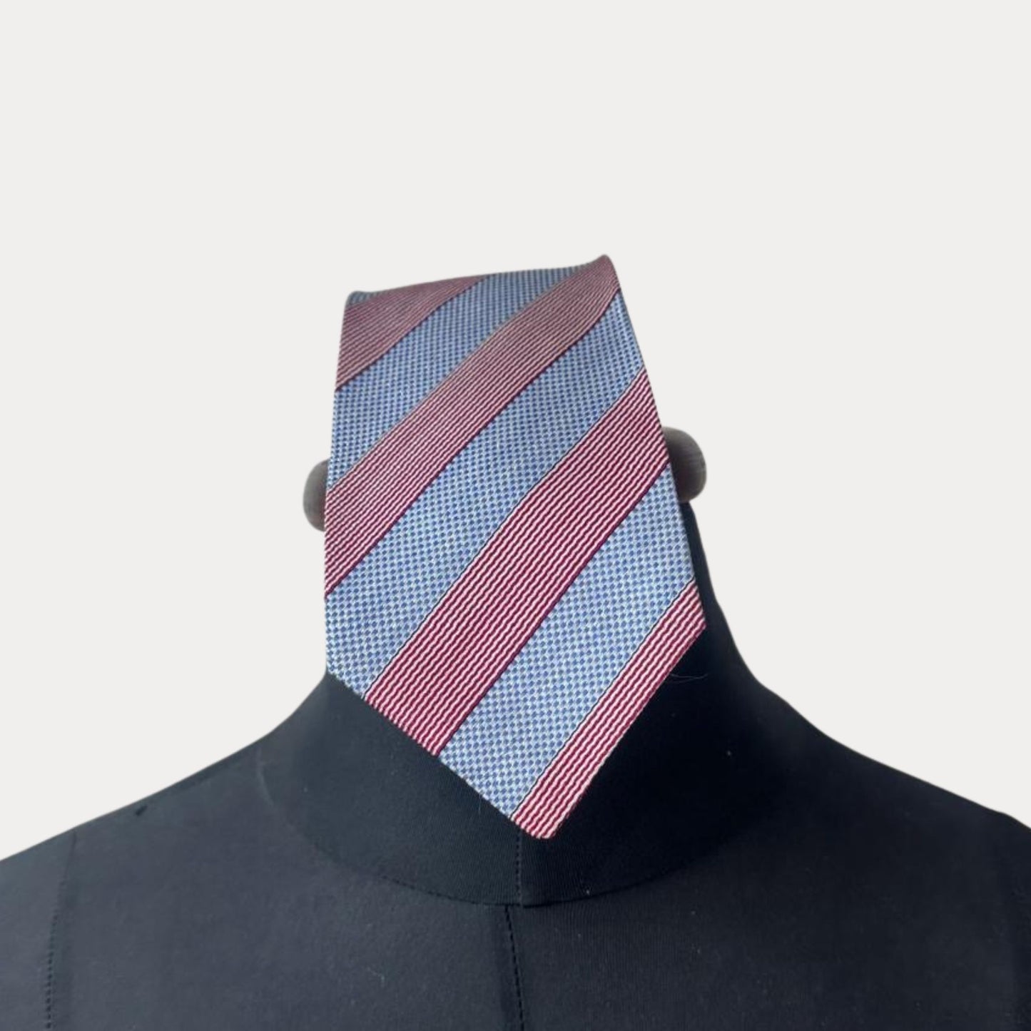 Striped silk necktie