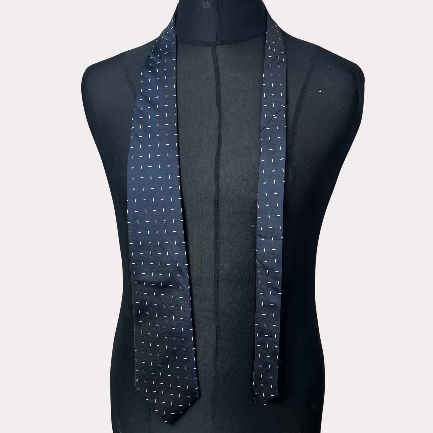 Dotted necktie 10 cm