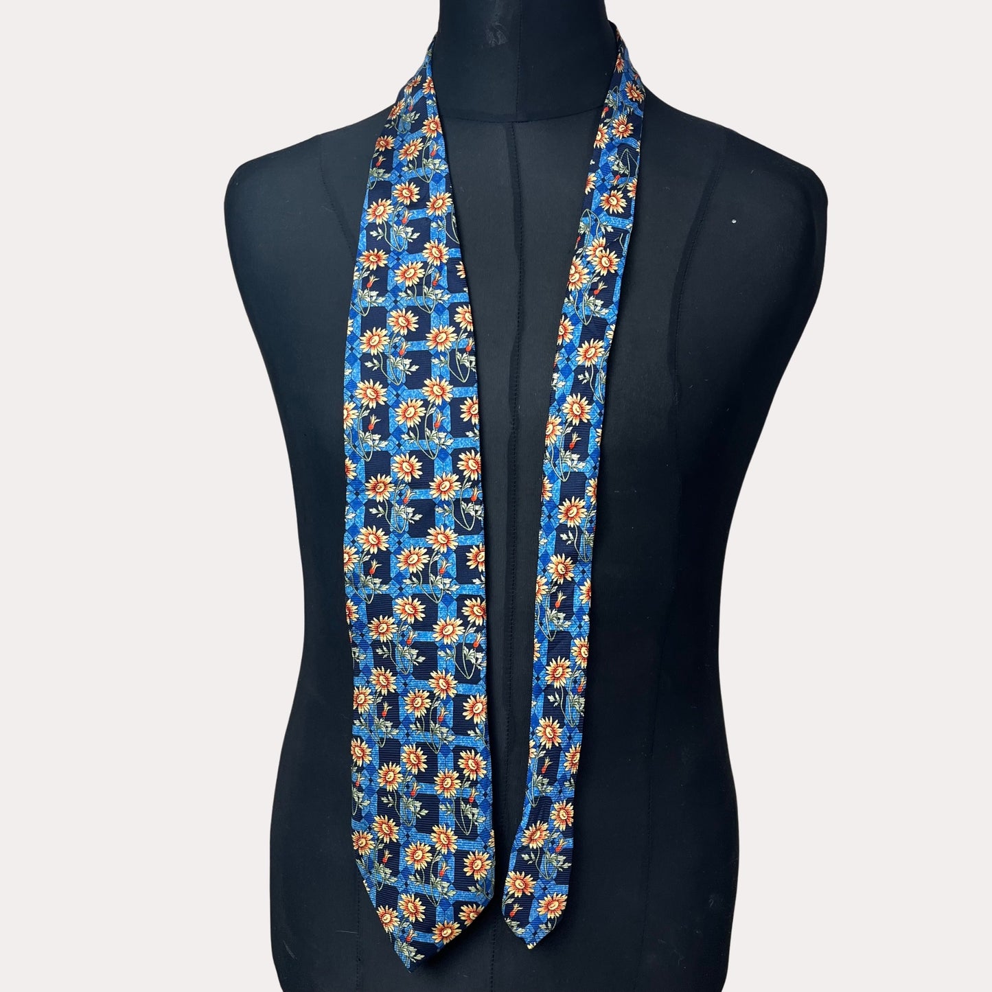 Floral necktie 10 cm