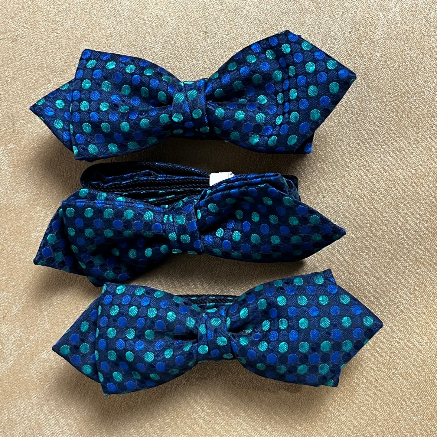 Dotted bowtie